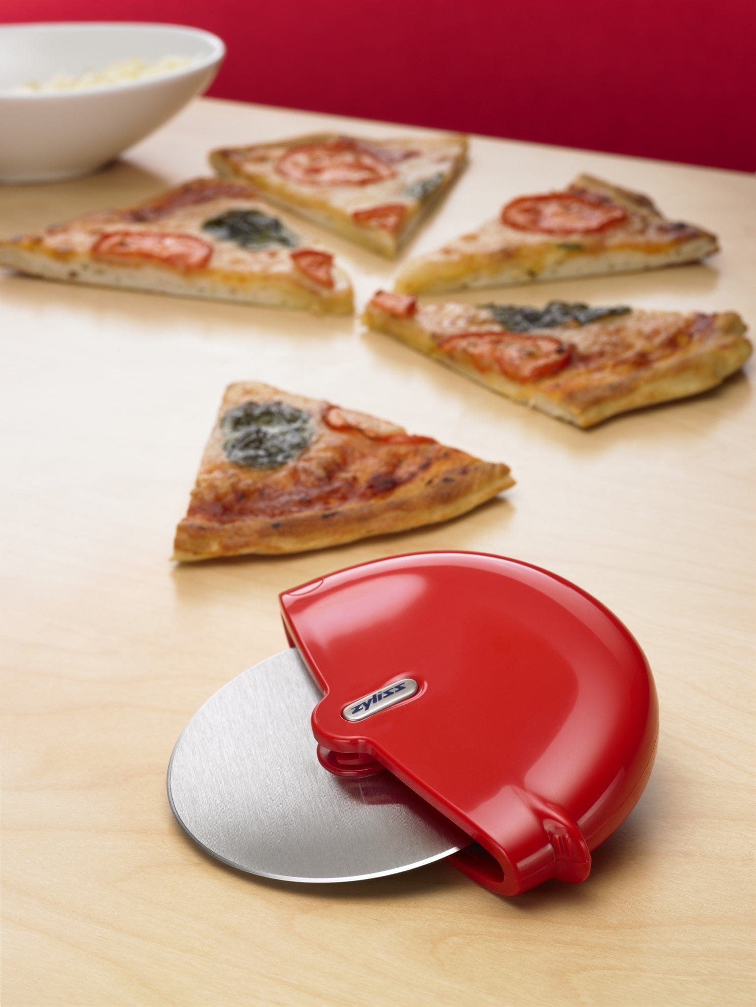 Zyliss Pizza Cutter Wheel And Slicer zyliss-pizza-cutter-wheel-and-slicer